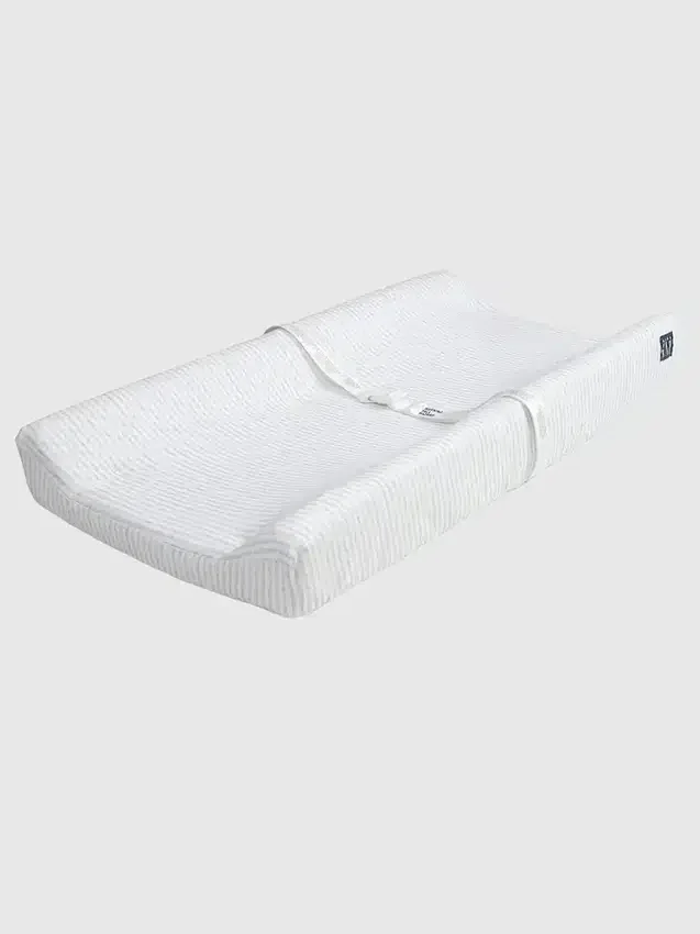 Babygap Contoured Changing Pad with Cooling Cover