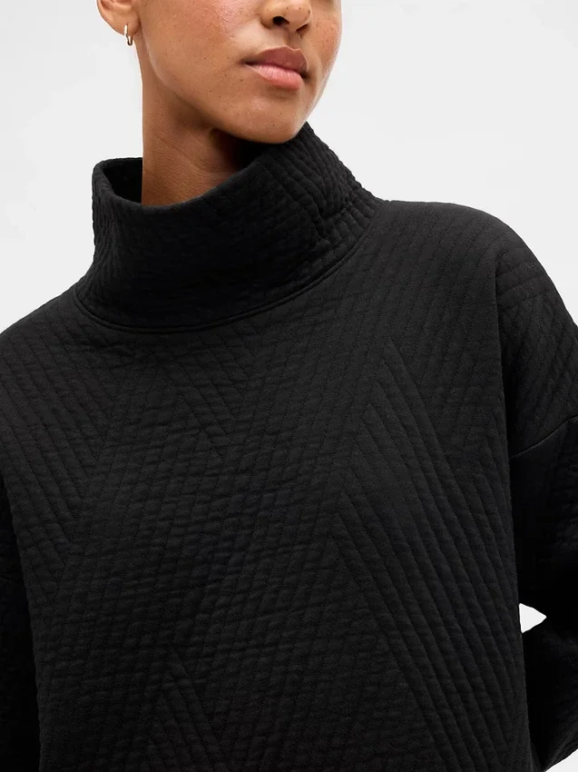Gapfit Quilted Jacquard Knit Funnel-Neck Pullover