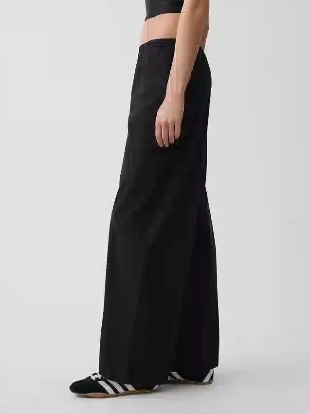 Gapfit Tech Low Rise Relaxed Easy Pants