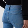 Low Rise Capri Jeans